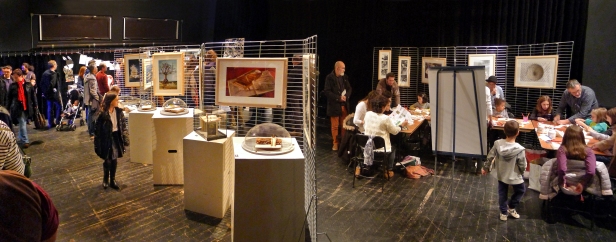 Les quatre éléments - Salon du Livre Merveilleux - Théâtre La Piscine - Chatenay-Malabry - atelier en cours pendant l'exposition... © B. Runtz